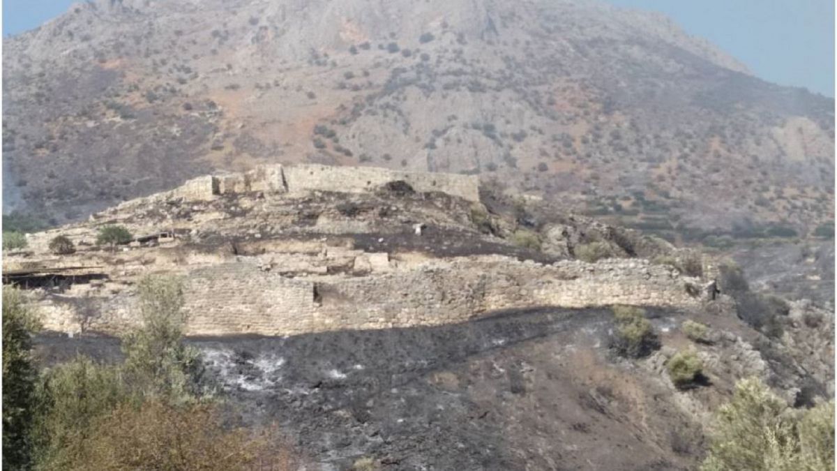Μυκήνες φωτιά: Από τον αρχαιολογικό χώρο ξεκίνησε η πυρκαγιά