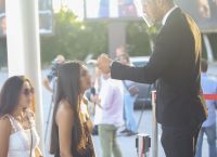 Μπουζούκια Θεσσαλονίκη κορωνοϊός: Ατελείωτες ουρές έξω από το κέντρο που τραγουδάει ο Βέρτης [pics]
