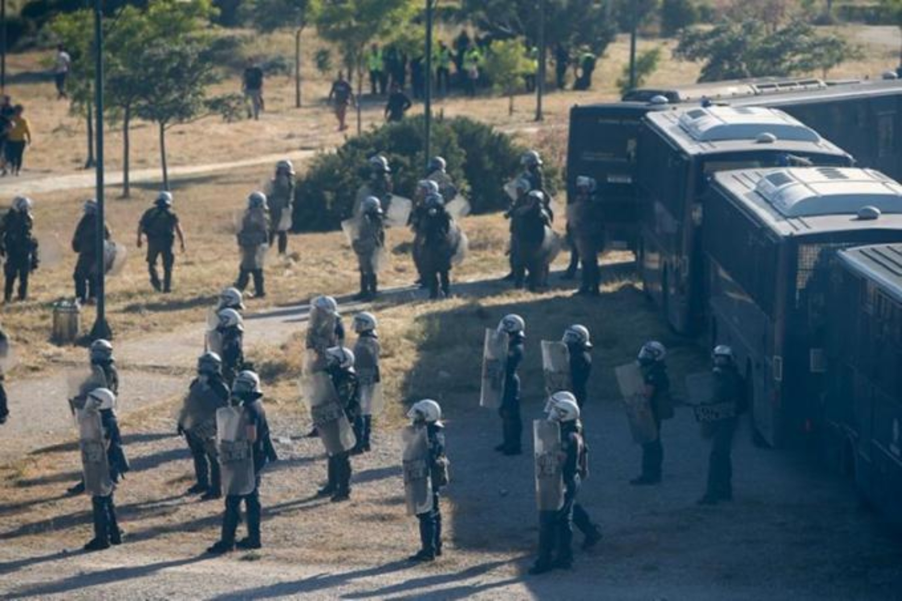 Επεισόδια στον Βόλο μεταξύ οπαδών της ΑΕΚ και της αστυνομίας