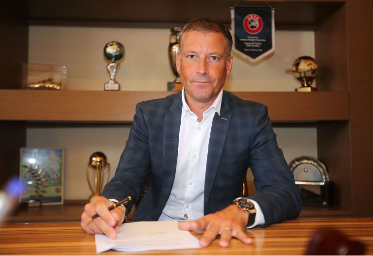 Ολυμπιακός Κλάτενμπεργκ: Καυστική ανακοίνωση των «ερυθρόλευκων» για τον Άγγλο Αρχιδιαιτητή