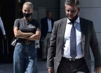 Δολοφονία Γιάννη Μακρή: Ξέσπασε σε λυγμούς η Βικτώρια Καρύδα ακούγοντας το ηχητικό ντοκουμέντο της επίθεσης Δολοφονία Γιάννη Μακρή: Ξέσπασε σε λυγμούς η Βικτώρια Καρύδα ακούγοντας το ηχητικό ντοκουμέντο της επίθεσης