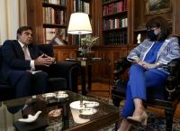 Σακελλαροπούλου Σχοινάς για μεταναστευτικό: «Ήρθε η ώρα να αναλάβουν όλοι τις ευθύνες τους» Σακελλαροπούλου Σχοινάς για μεταναστευτικό: «Ήρθε η ώρα να αναλάβουν όλοι τις ευθύνες τους»