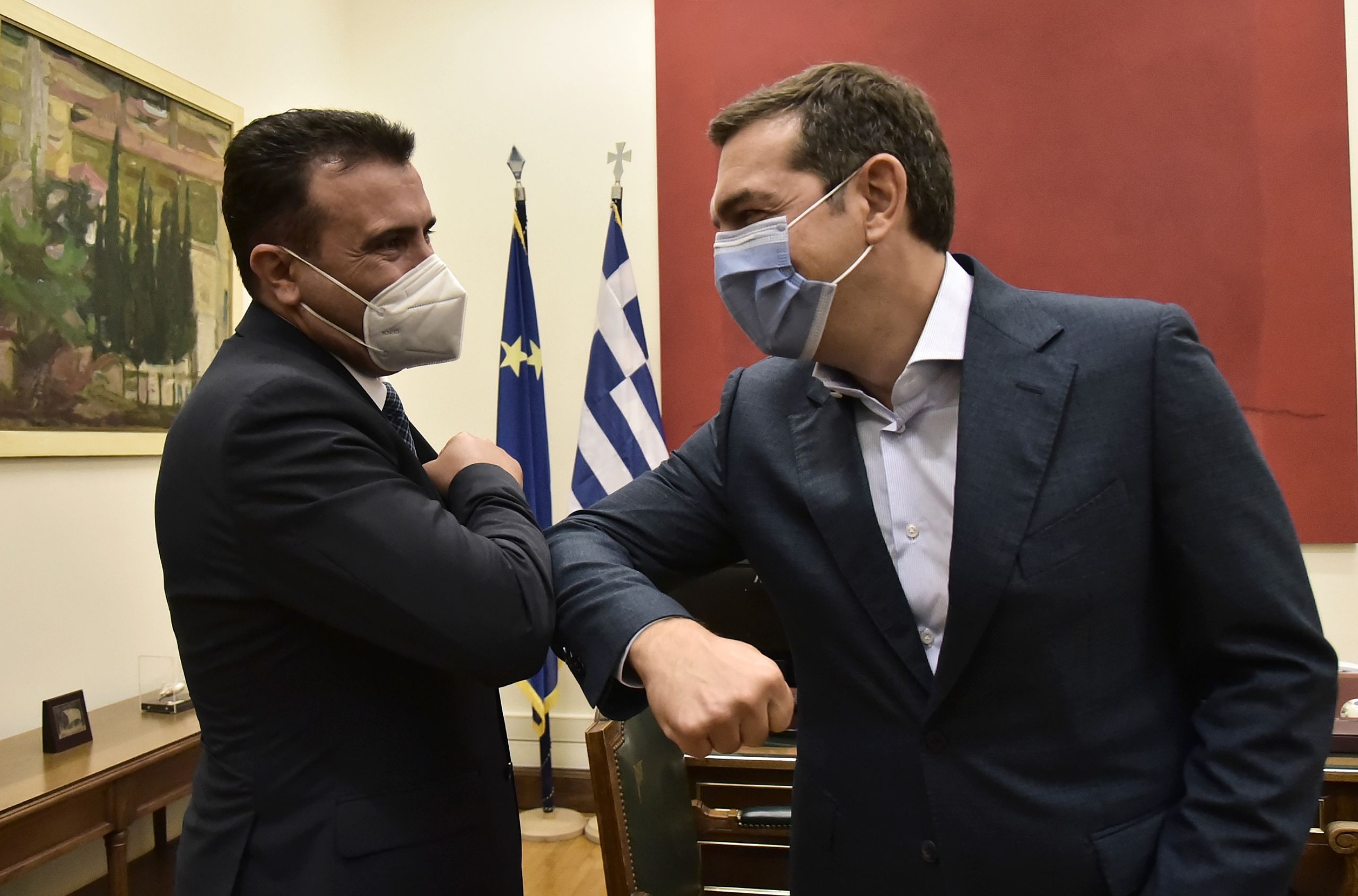 Τσίπρας σε Ζάεφ: «Η κυβέρνηση δίνει και μάχες για τη Συμφωνία των Πρεσπών»
