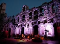 Νέα μέτρα: Τέλος από Δευτέρα οι συναυλίες – Συνεχίζουν τα θέατρα σε ανοιχτούς Νέα μέτρα: Τέλος από Δευτέρα οι συναυλίες – Συνεχίζουν τα θέατρα σε ανοιχτούς