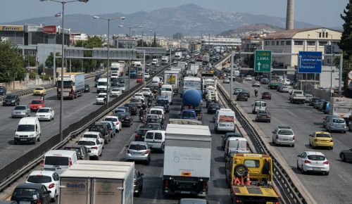 Τροχαίο στην Αττική Οδό – Ουρές και μεγάλες καθυστερήσεις