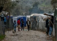 Κορωνοϊός Ελλάδα: Έξι κρούσματα στις δομές Ελαιώνα, Σχιστού και Μαλακάσας Κορωνοϊός Ελλάδα: Έξι κρούσματα στις δομές Ελαιώνα, Σχιστού και Μαλακάσας