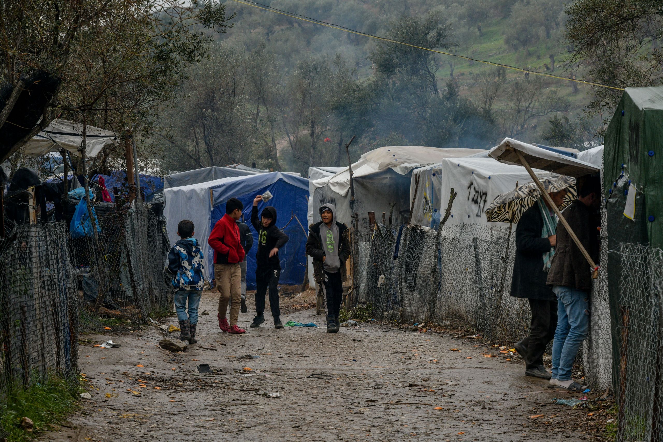 Κορωνοϊός δομές μεταναστών: Σε καραντίνα Σχιστό, Μαλακάσα, Ελαιώνας και Μόρια