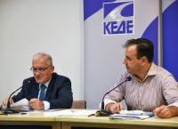 Μάσκες στα σχολεία: «Μπαλάκι τα παιδιά μας στα χέρια ανευθυνοϋπεύθυνων γραφειοκρατών» λέει η ΚΕΔΕ Μάσκες στα σχολεία: «Μπαλάκι τα παιδιά μας στα χέρια ανευθυνοϋπεύθυνων γραφειοκρατών» λέει η ΚΕΔΕ