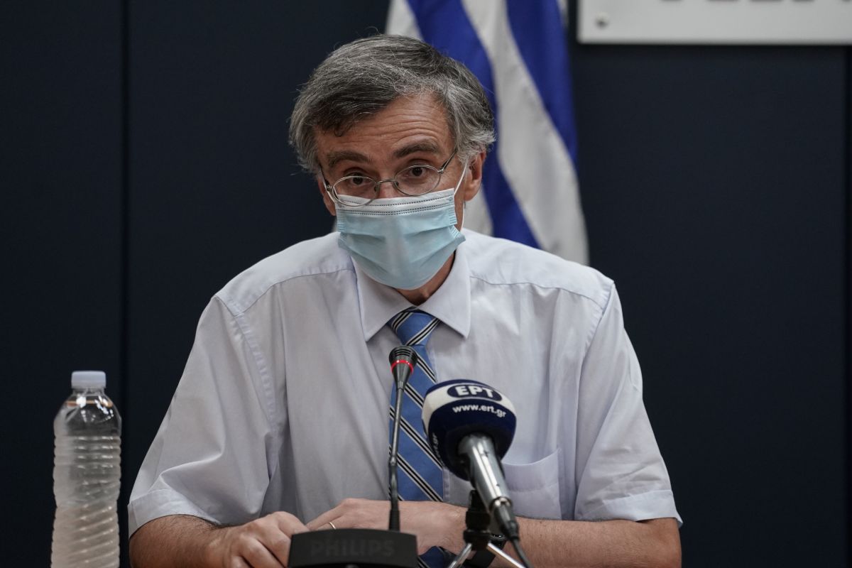 Τσιόδρας: Γι’ αυτό περιόρισα τις εμφανίσεις μου