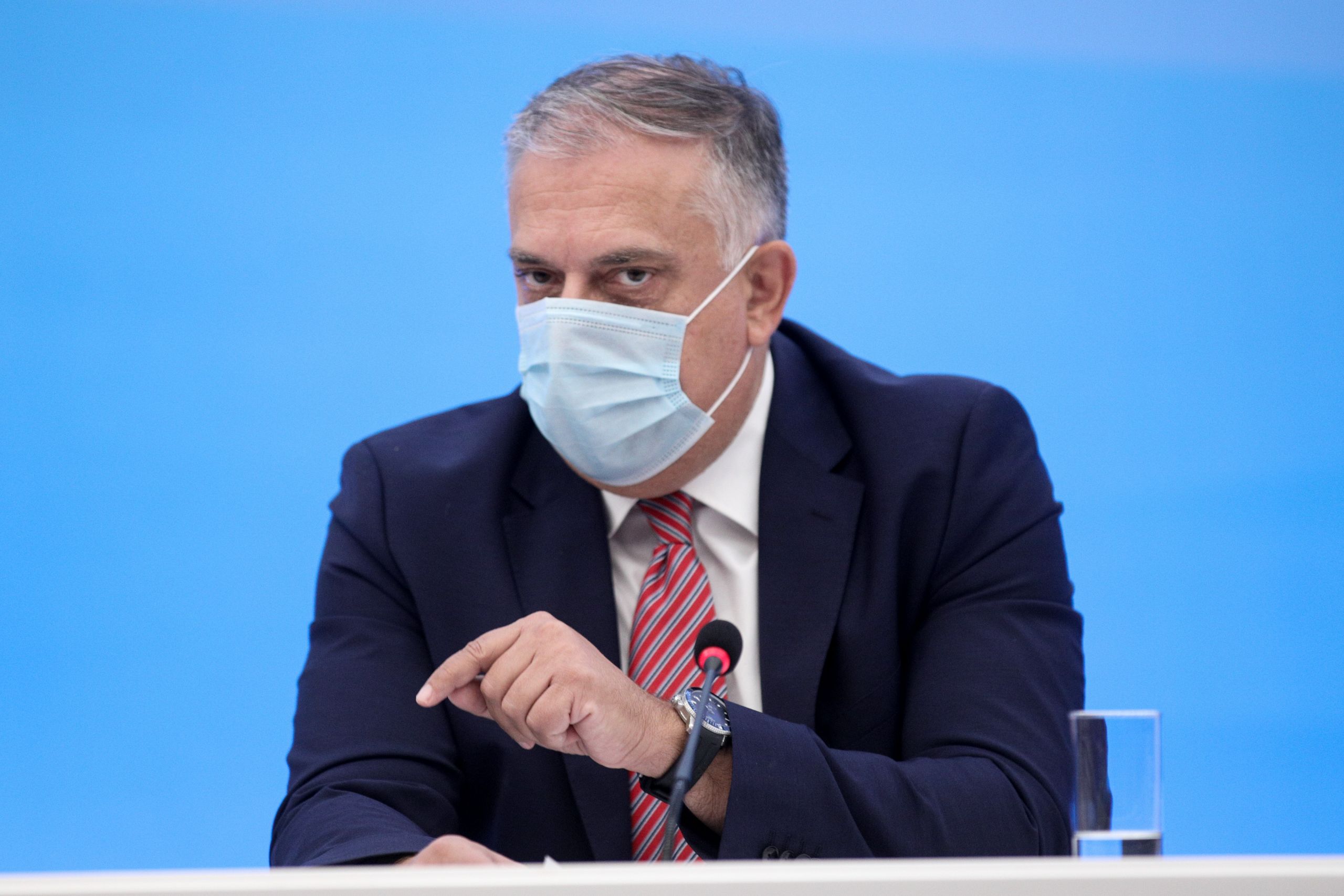 Θεοδωρικάκος σχολεία: «Μέσα σε 14 μέρες το κράτος λύνει το θέμα»