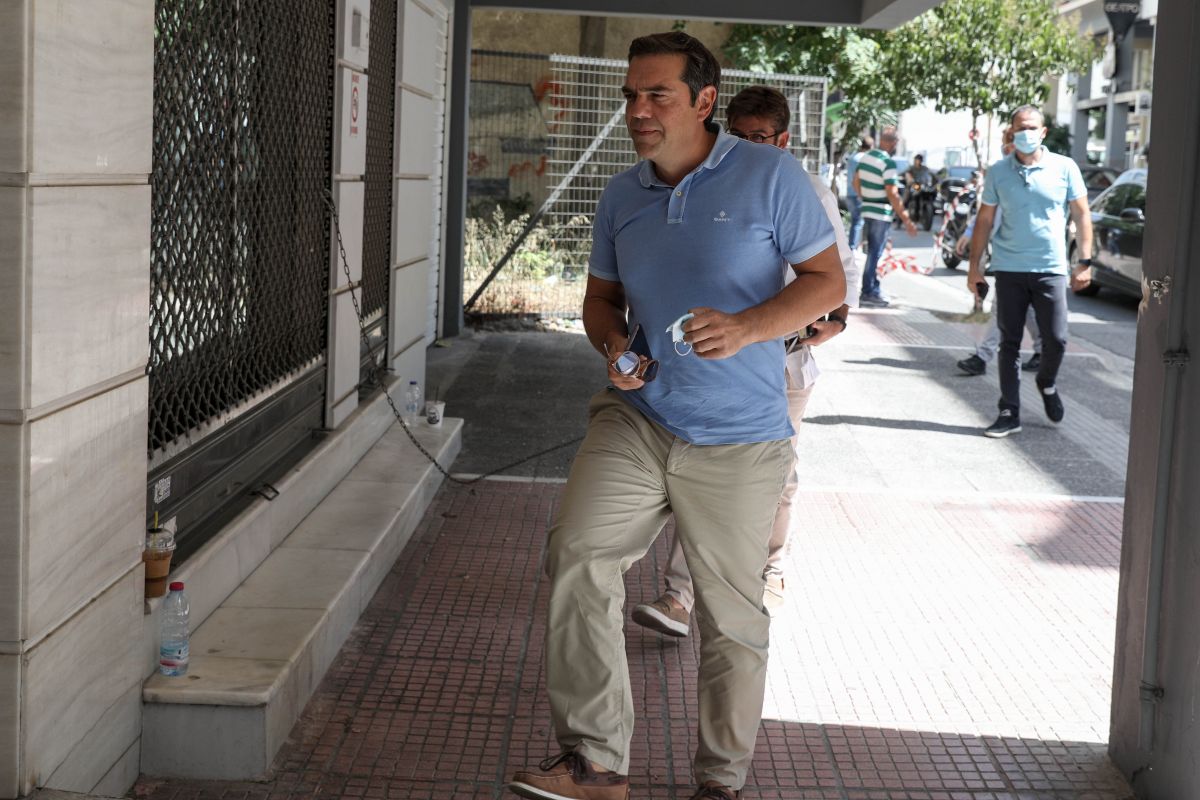 Τσίπρας συνέδριο ΣΥΡΙΖΑ: Πρότεινε την αναβολή του – Η ομιλία του στην Πολιτική Γραμματεία