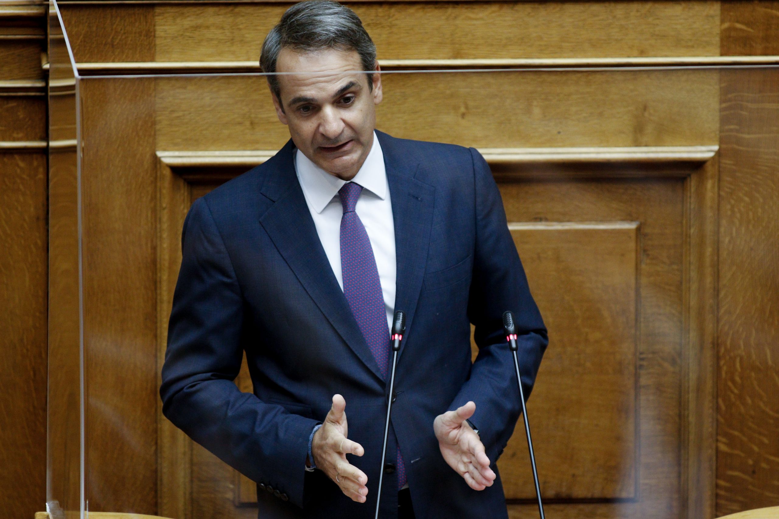 Μητσοτάκης στη Βουλή: Δεν πρόκειται να τιμωρήσουμε κάποιο παιδί επειδή δε φορά μάσκα