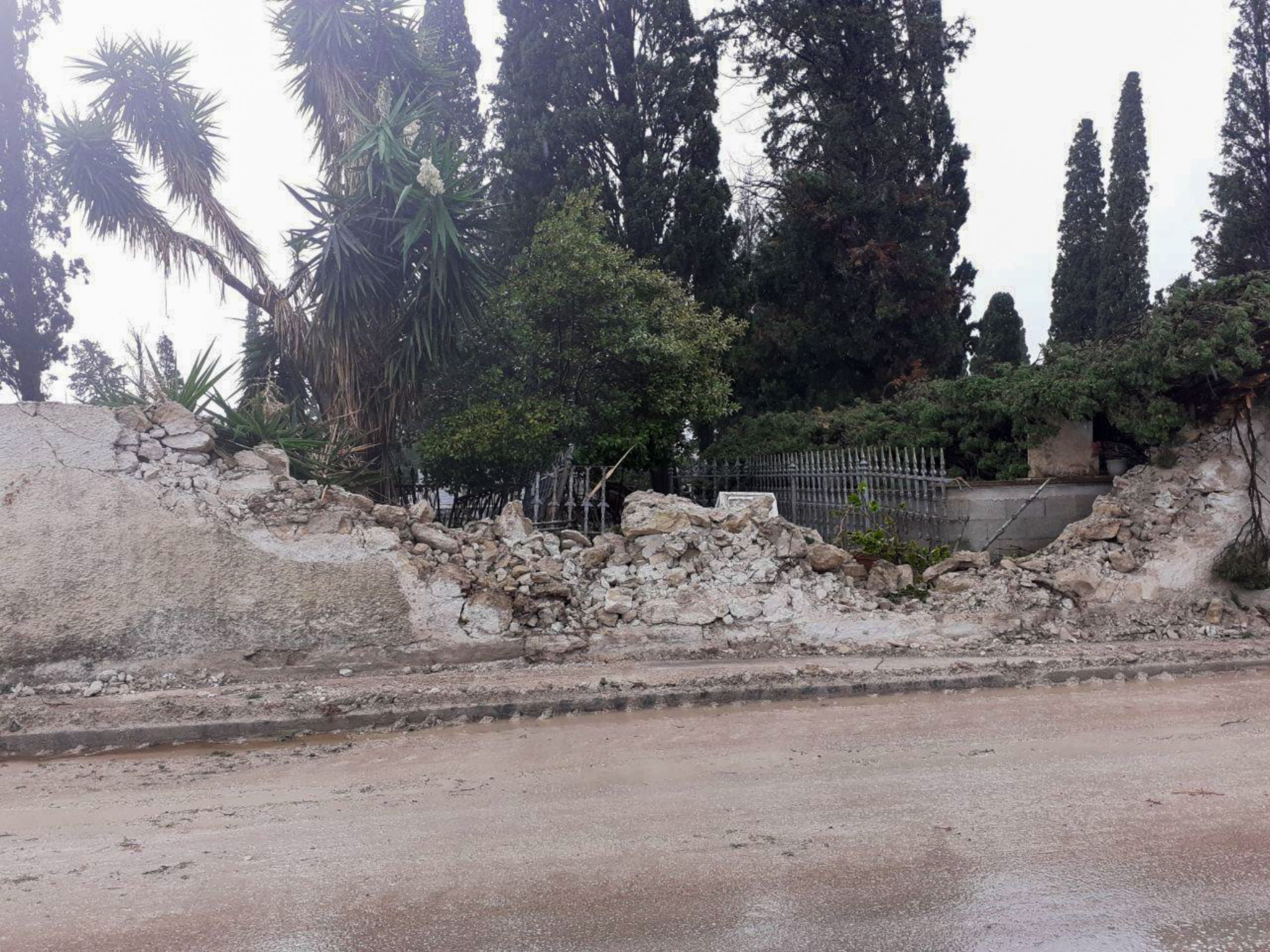 Κακοκαιρία Ιανός: Μέτρα ανακούφισης για τους πληγέντες ανακοίνωσε ο Σταϊκούρας