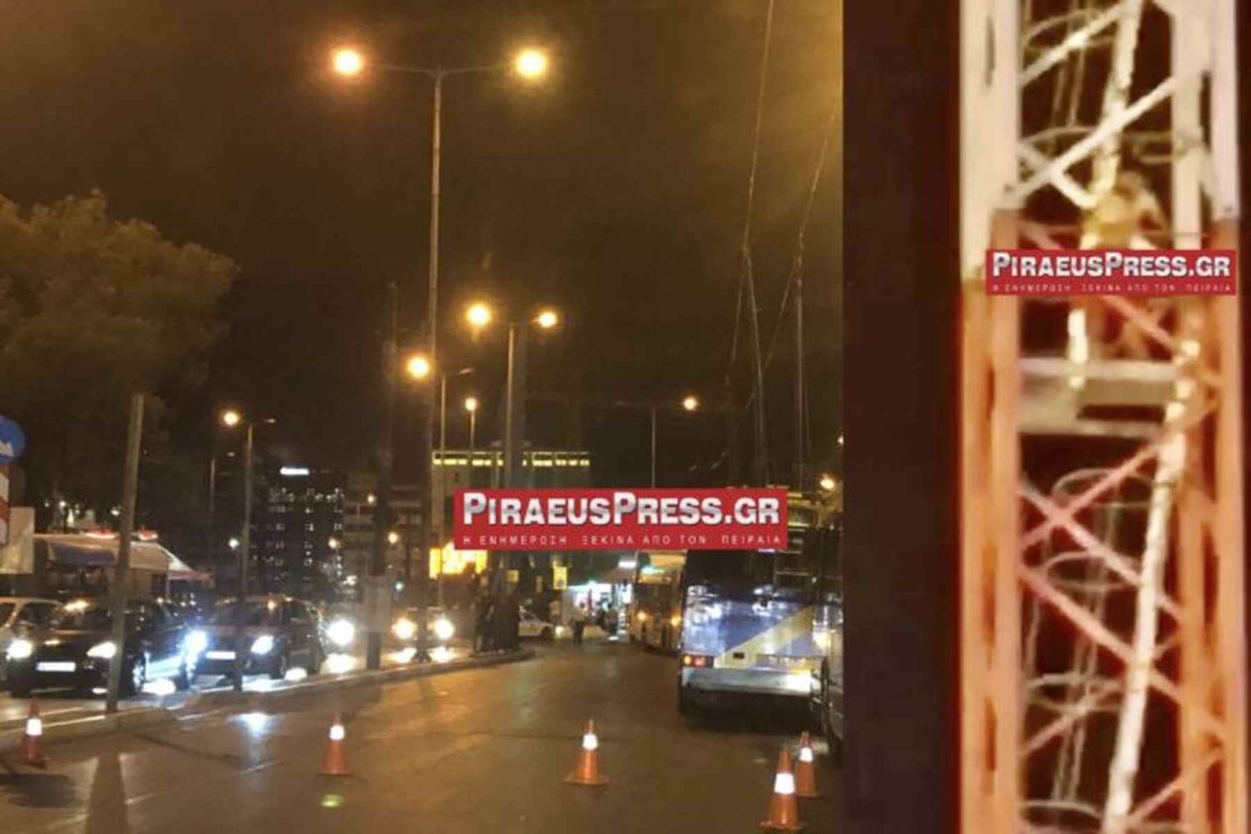 Πειραιάς: Κατέβηκε από τον γερανό ο άνδρας που απειλούσε να αυτοκτονήσει