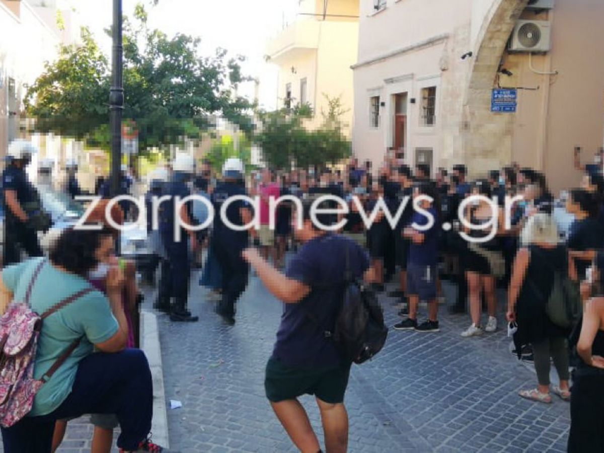 Rosa Nera Χανιά: Επεισόδια στην εκκένωση κατάληψης – Τραυματίστηκε δημοσιογράφος [vid]