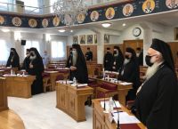 Ιερά Σύνοδος κορωνοϊός: Με μάσκες οι Μητροπολίτες στη συνεδρίαση [pics]