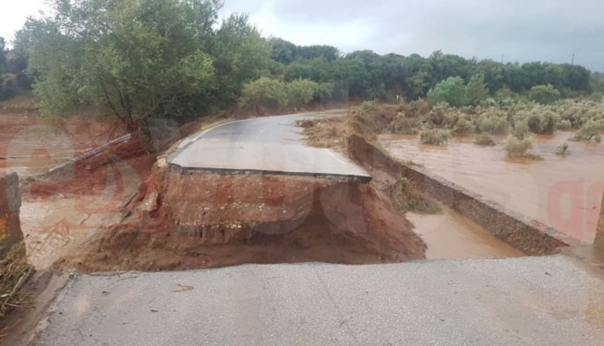 Κακοκαιρία Μαγνησία: Κόπηκε στα δύο η παλαιά Εθνική Οδός