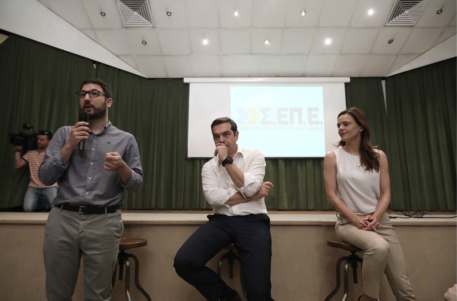ΣΥΡΙΖΑ: Ο Τσίπρας προβλέπει σύγκρουση στα εργασιακά – Βγάζει μπροστά Αχτσιόγλου και Ηλιόπουλο