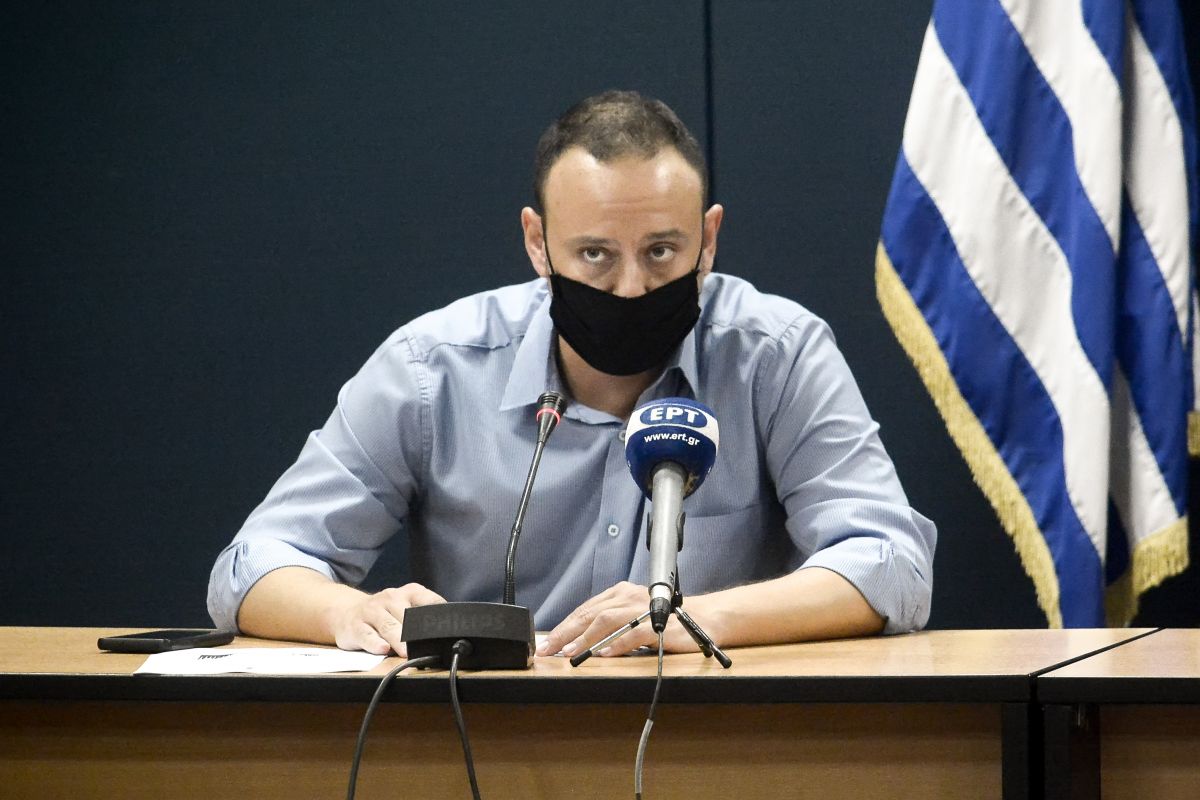 Μαγιορκίνης ενημέρωση: 295 κρούσματα κορωνοϊού στην Αττική – 291 στη Θεσσαλονίκη