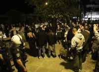 Έκτακτα μέτρα κορωνοϊός: «Επιχείρηση πλατεία» από την Ελληνική Αστυνομία Έκτακτα μέτρα κορωνοϊός: «Επιχείρηση πλατεία» από την Ελληνική Αστυνομία