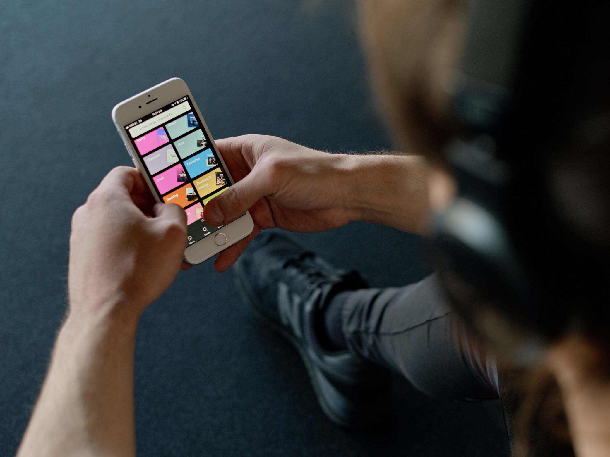 Apple Spotify: Εξοργισμένη η υπηρεσία μουσικής με τη γνωστή εταιρεία τεχνολογίας