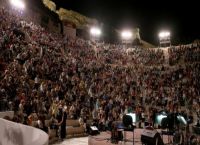 Στο Ηρώδειο 5.000 θεατές σε συναυλία αλλά τα γήπεδα παραμένουν κλειστά Στο Ηρώδειο 5.000 θεατές σε συναυλία αλλά τα γήπεδα παραμένουν κλειστά