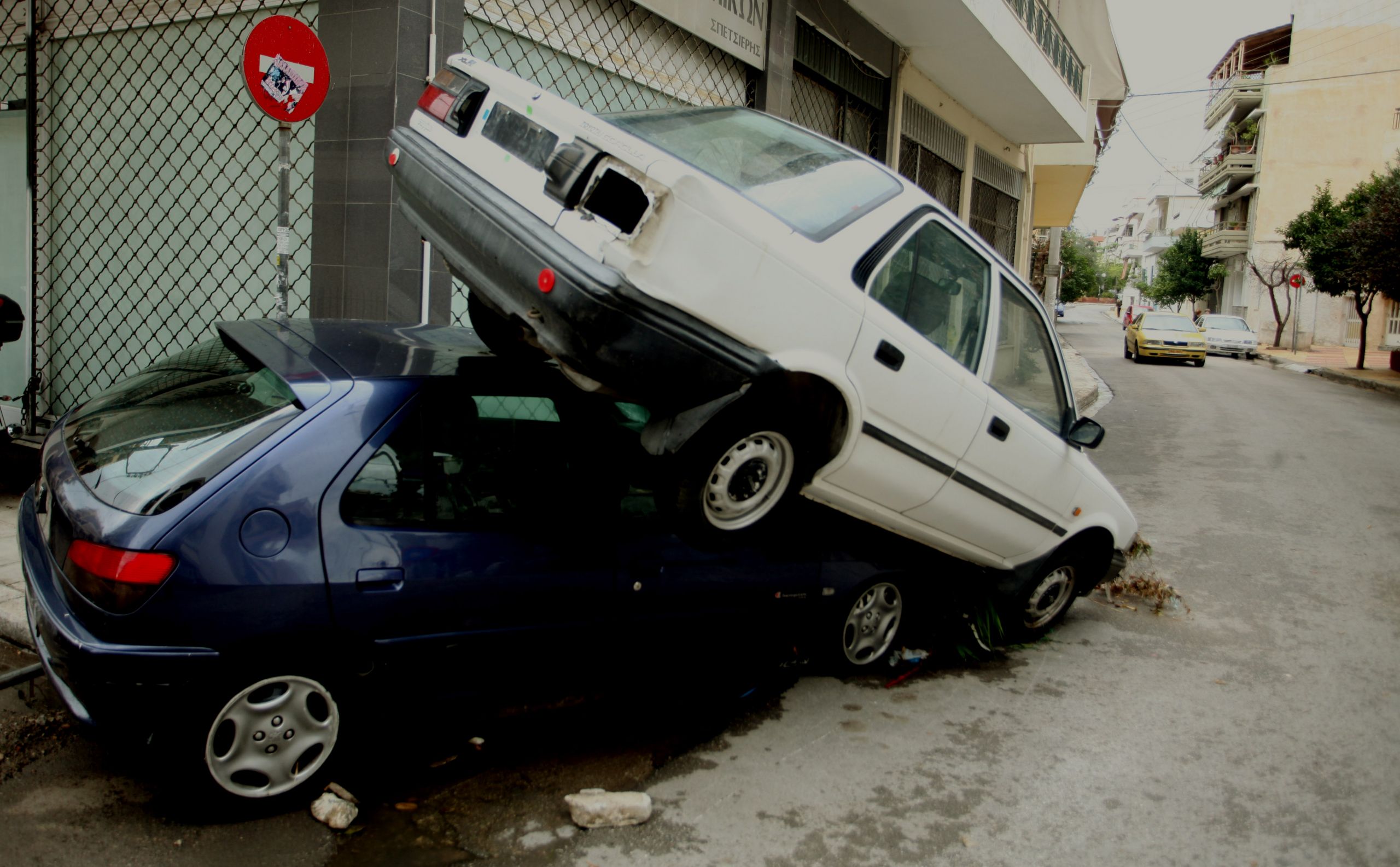 Αν έχετε αυτό το αυτοκίνητο κινδυνεύετε να σας το σηκώσει ο κυκλώνας
