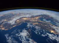 Πλανήτης Γη: Η αντιστροφή των πόλων πριν 42.000 χρόνια πυροδότησε οικολογικές αλλαγές Πλανήτης Γη: Η αντιστροφή των πόλων πριν 42.000 χρόνια πυροδότησε οικολογικές αλλαγές