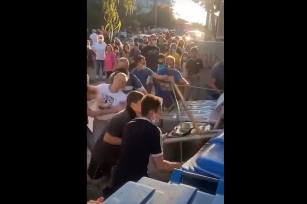 Επεισόδια και τραυματισμοί μαθητών σε κατάληψη σχολείων στον Άλιμο