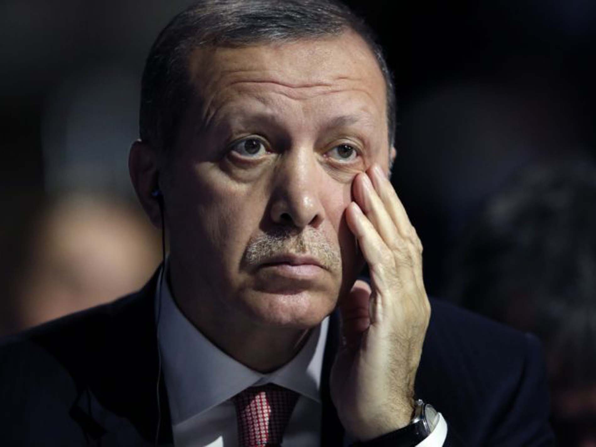 Ερντογάν Moody’s: Yποβάθμισε 13 τράπεζες και προειδοποιεί για capital controls