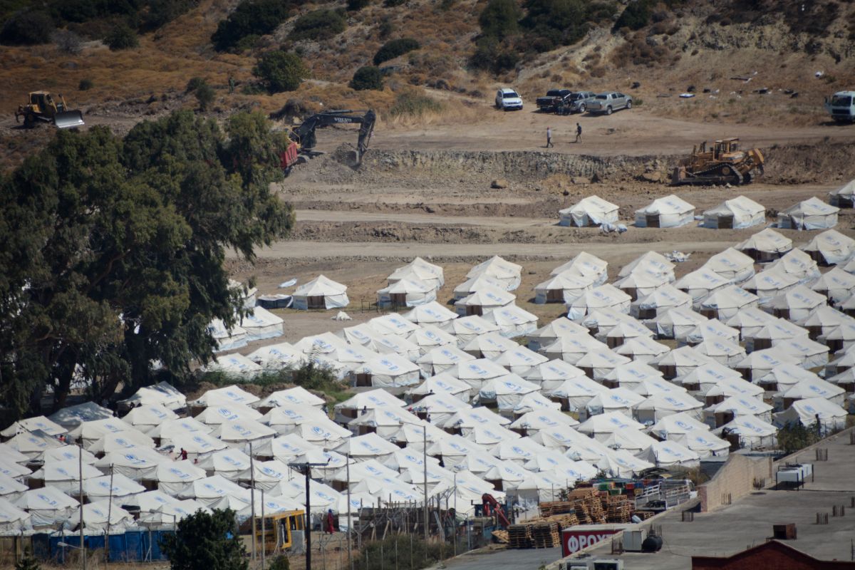 Λέσβος κορωνοϊός: Συνεντεύξεις για άσυλο χωρίς μέτρα προστασίας καταγγέλλουν οι εργαζόμενοι