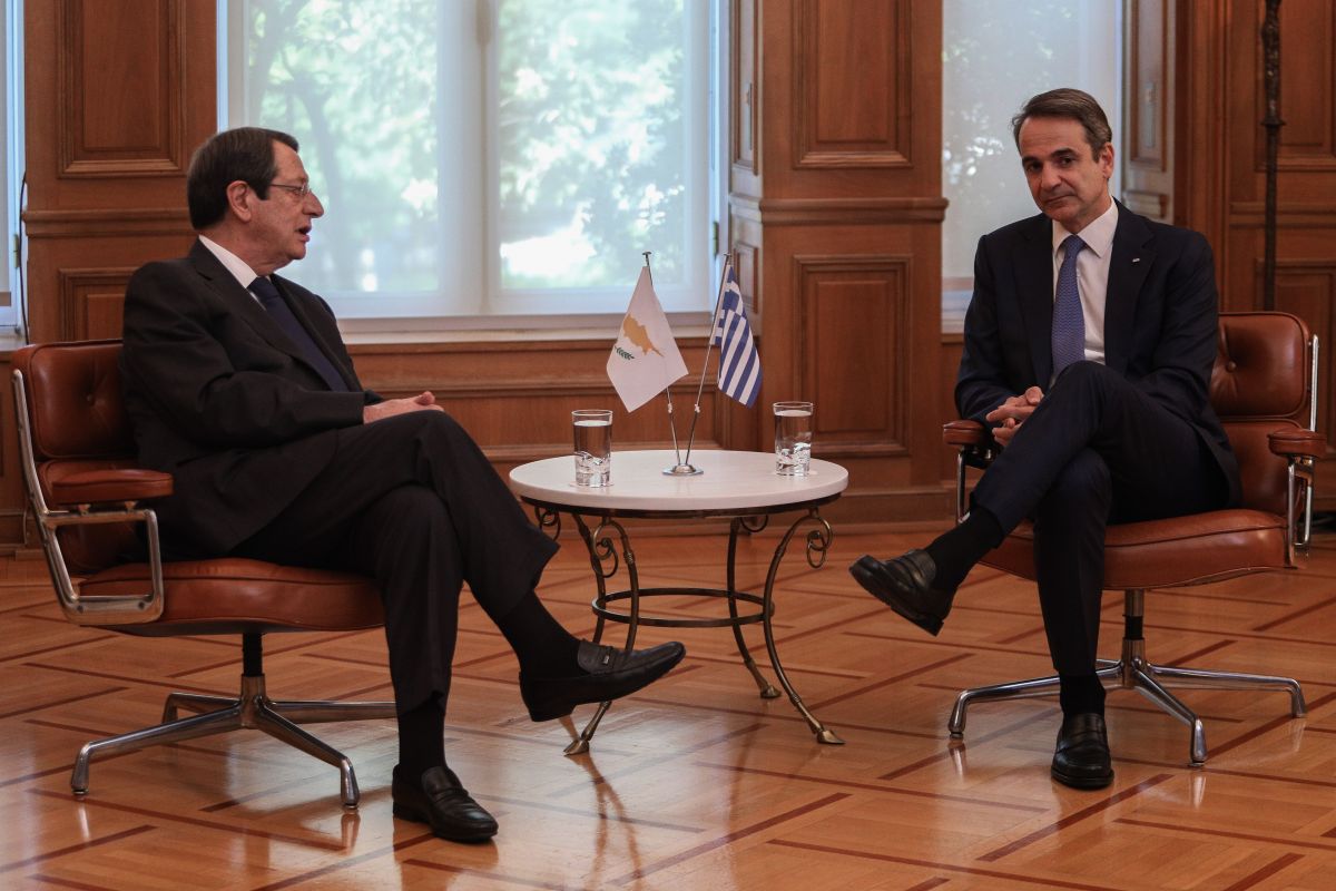 Μητσοτάκης – Αναστασιάδης: Επικοινωνία των δύο αντρών για το Κυπριακό