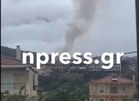 Ναύπακτος κεραυνός: Χτυπάει σπίτι και αυτό παίρνει φωτιά [vid]