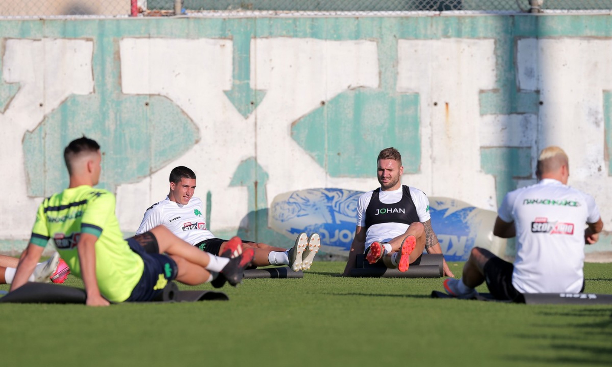 Κορωνοϊός Super League: Θετικά κρούσματα σε Παναθηναϊκό και Απόλλωνα
