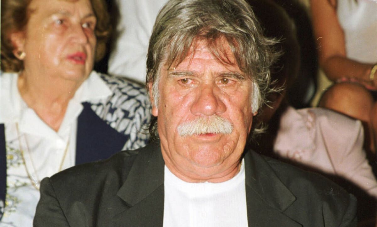 Σταύρος Παράβας: Η πολυτάραχη ζωή του, η εξορία και ο θάνατος του γιου του που τον συγκλόνισε