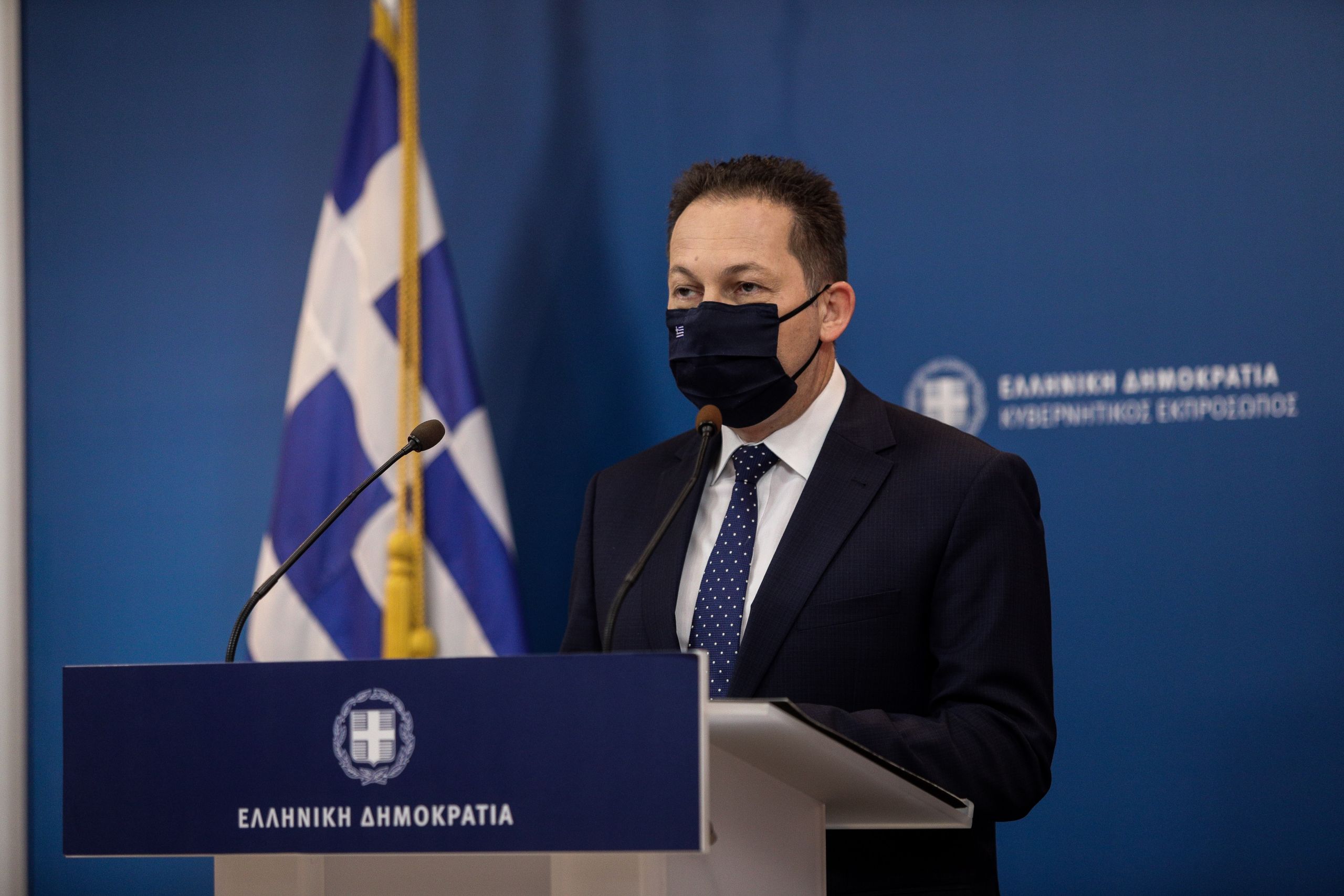 Πέτσας κορωνοϊός: «Ανησυχητική η αύξηση των κρουσμάτων, έρχονται νέα μέτρα»