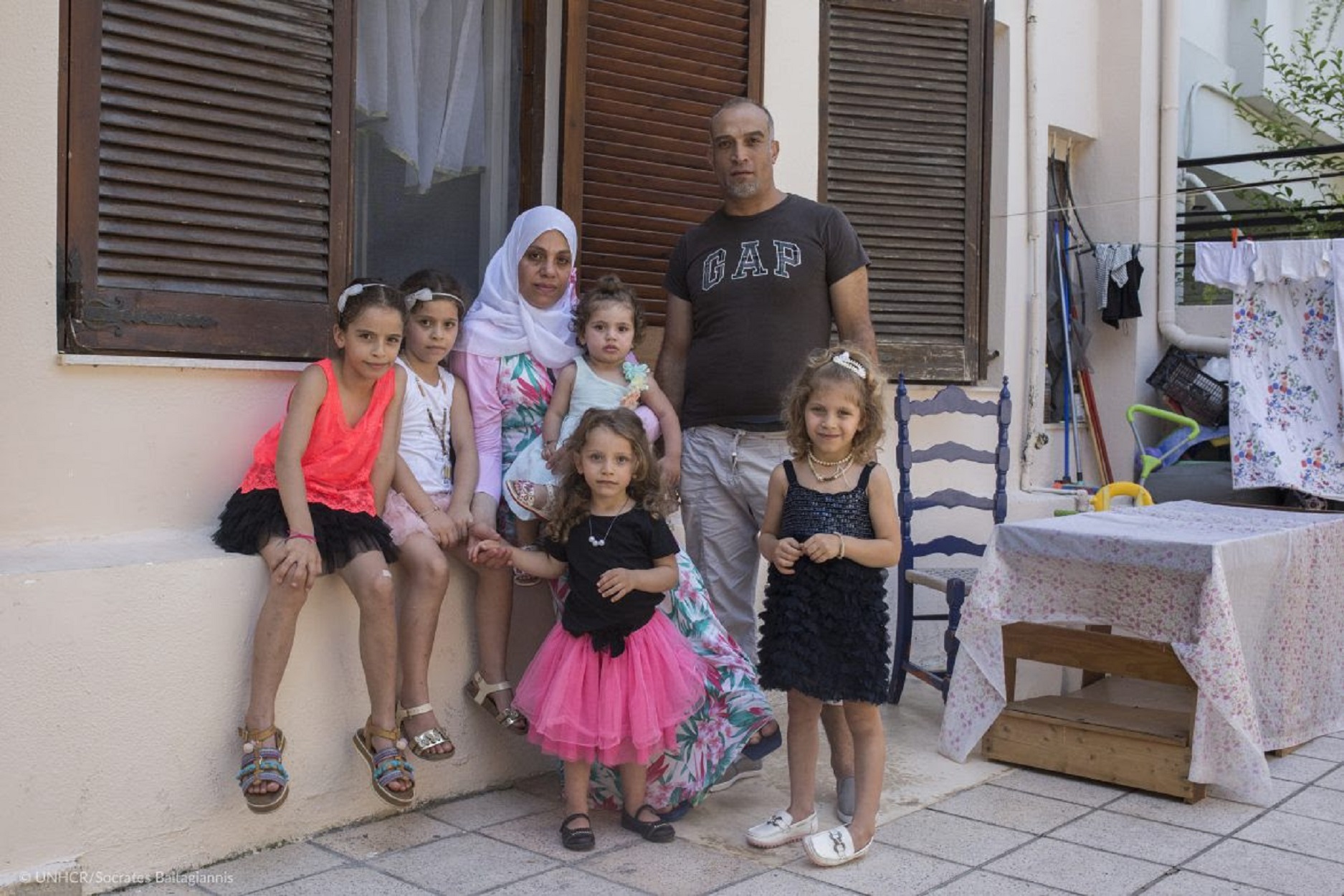 “Η Κρήτη μας έχει αγκαλιάσει” – Η νέα ζωή μιας οικογένειας προσφύγων