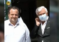 Κορωνοϊός σποτ Γιαννόπουλος: «Φοράτε μάσκες γιατί θα σας πετσοκόψω»