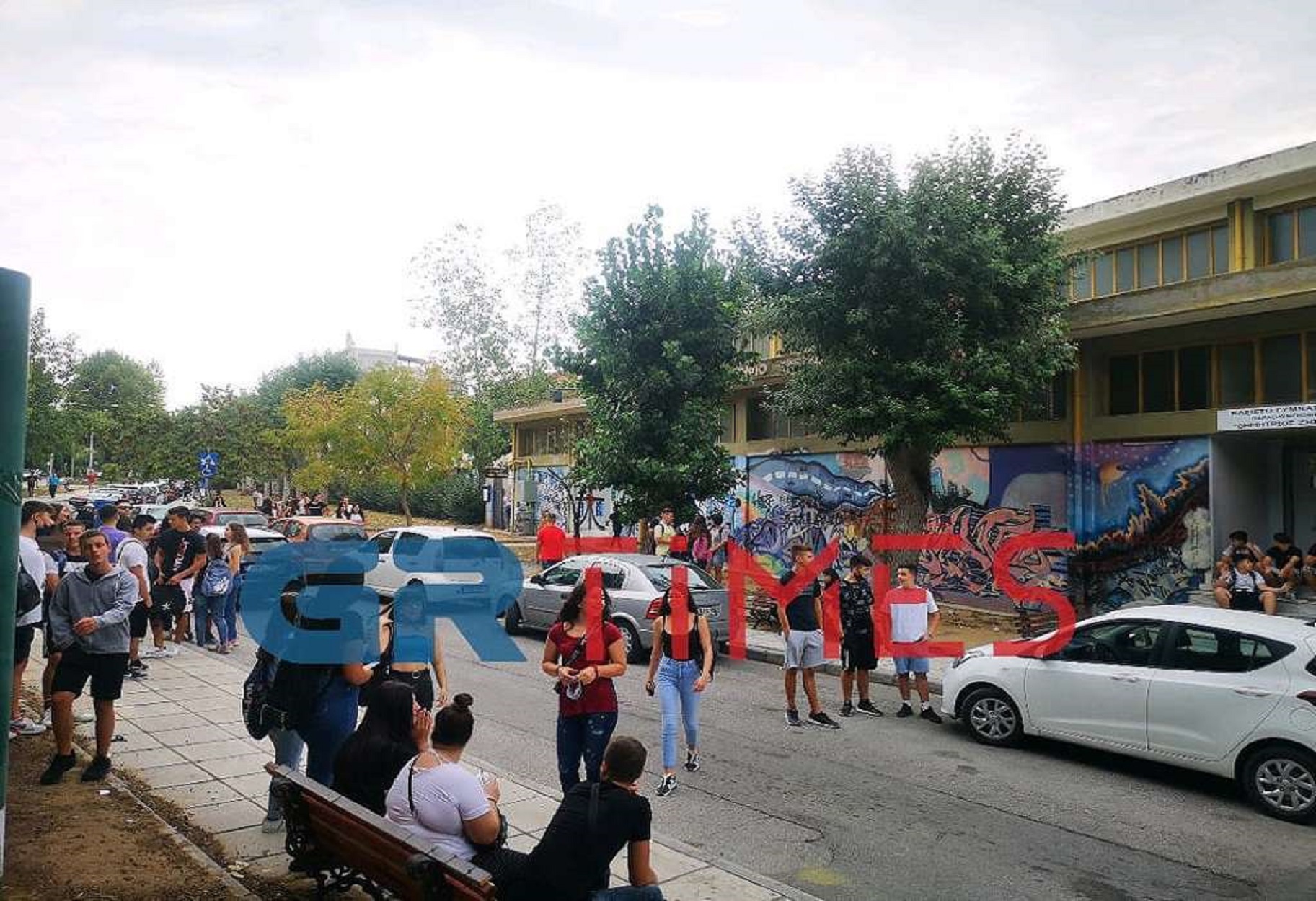 Μητέρα μάλωσε το παιδί της γιατί ήθελε να φορέσει μάσκα στο σχολείο