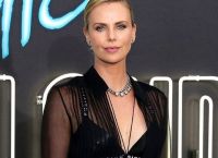 Σαρλίζ Θερόν: Αποκάλυψε ότι δεν έχει βγει ραντεβού εδώ και πέντε χρόνια