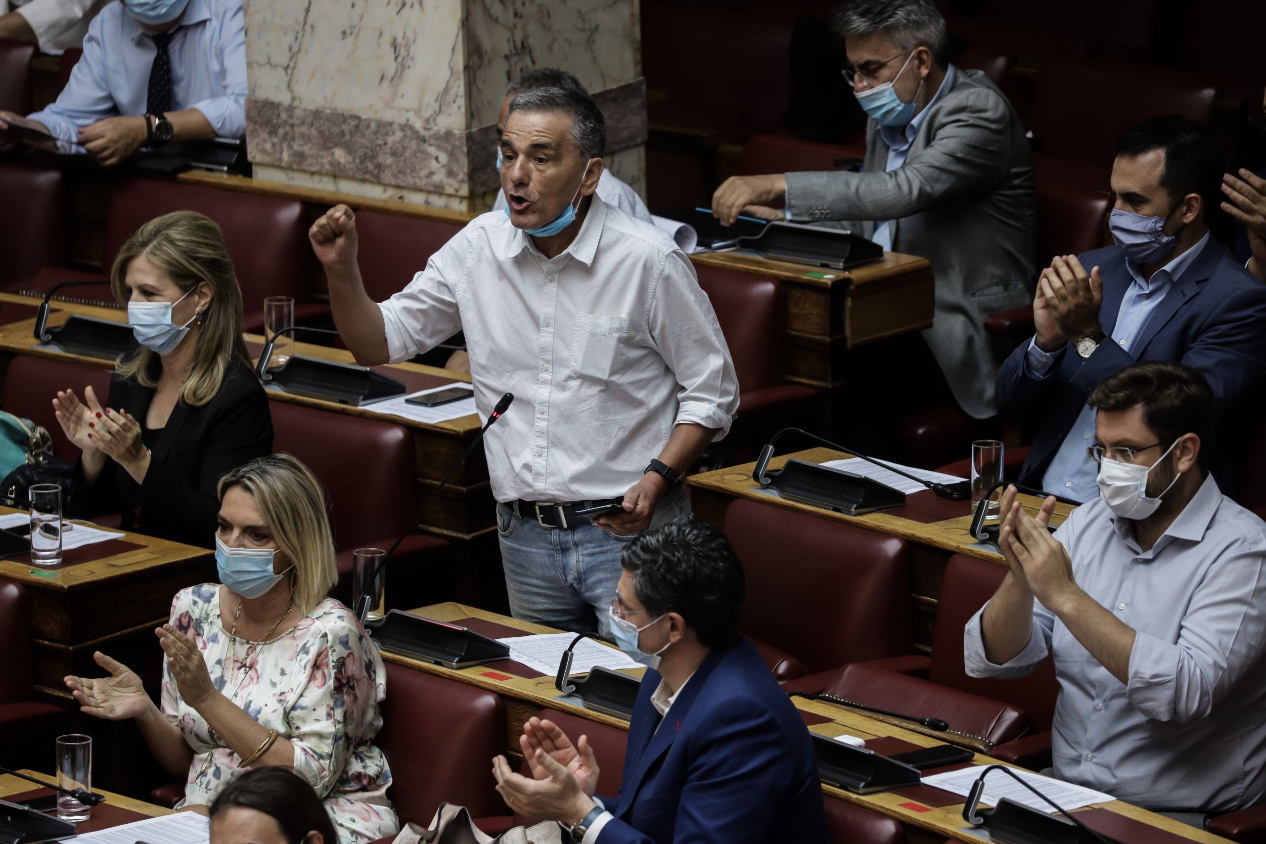 Τσακαλώτος κορωνοϊός: Κατηγορεί την κυβέρνηση για κατάρρευση της οικονομίας και ύφεση