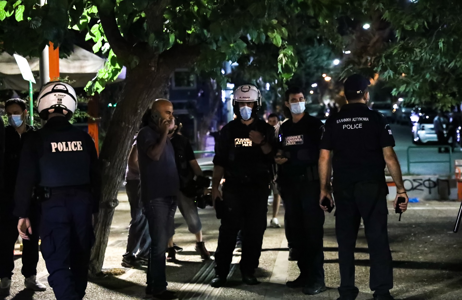 Πλατεία Βαρνάβα: Επιχείρηση της Αστυνομίας για την αποφυγή του συνωστισμού