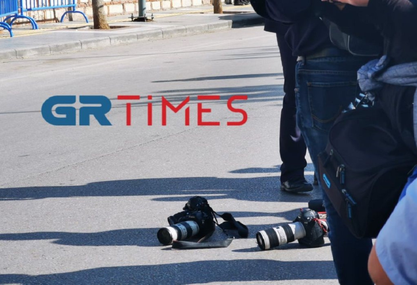 Φωτορεπόρτερ Θεσσαλονίκη: Κατέβασαν τις μηχανές τους μπροστά στην Πρόεδρο της Δημοκρατίας