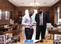 Συνάντηση του προέδρου της ΟΝΝΕΔ Παύλου Μαρινάκη με τον Πρωθυπουργό Κυριάκο Μητσοτάκη Συνάντηση του προέδρου της ΟΝΝΕΔ Παύλου Μαρινάκη με τον Πρωθυπουργό Κυριάκο Μητσοτάκη