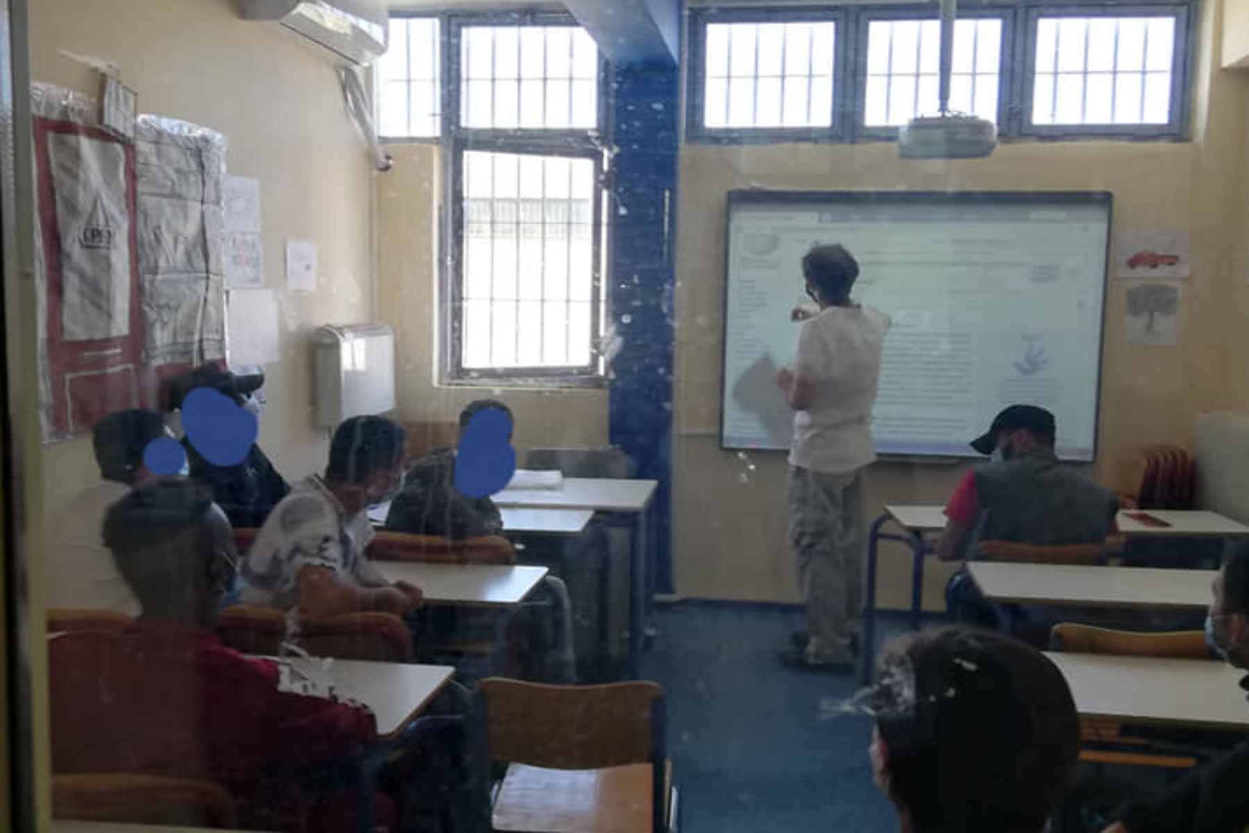 Τσιόδρας κορωνοϊός: Στις φυλακές ανηλίκων Αυλώνα ο καθηγητής – Συνομίλησε με τους μαθητές