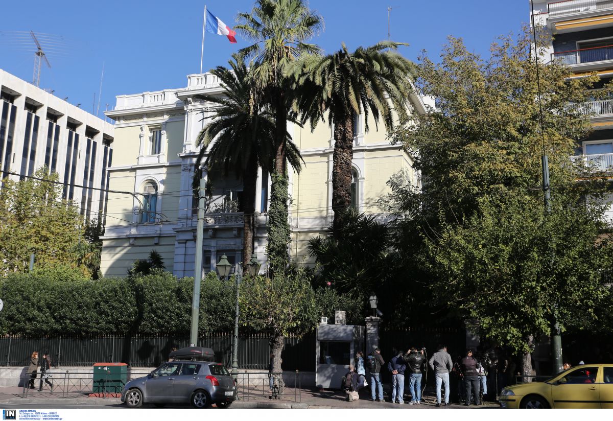 Τρομοκρατικές επιθέσεις στη Γαλλία: «Θωρακίζονται» οι γαλλικοί στόχοι στην Ελλάδα