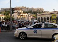 Κορωνοϊός Ελλάδα: Επιχειρήσεις της ΕΛ.ΑΣ σε πλατείες της Αθήνας Κορωνοϊός Ελλάδα: Επιχειρήσεις της ΕΛ.ΑΣ σε πλατείες της Αθήνας