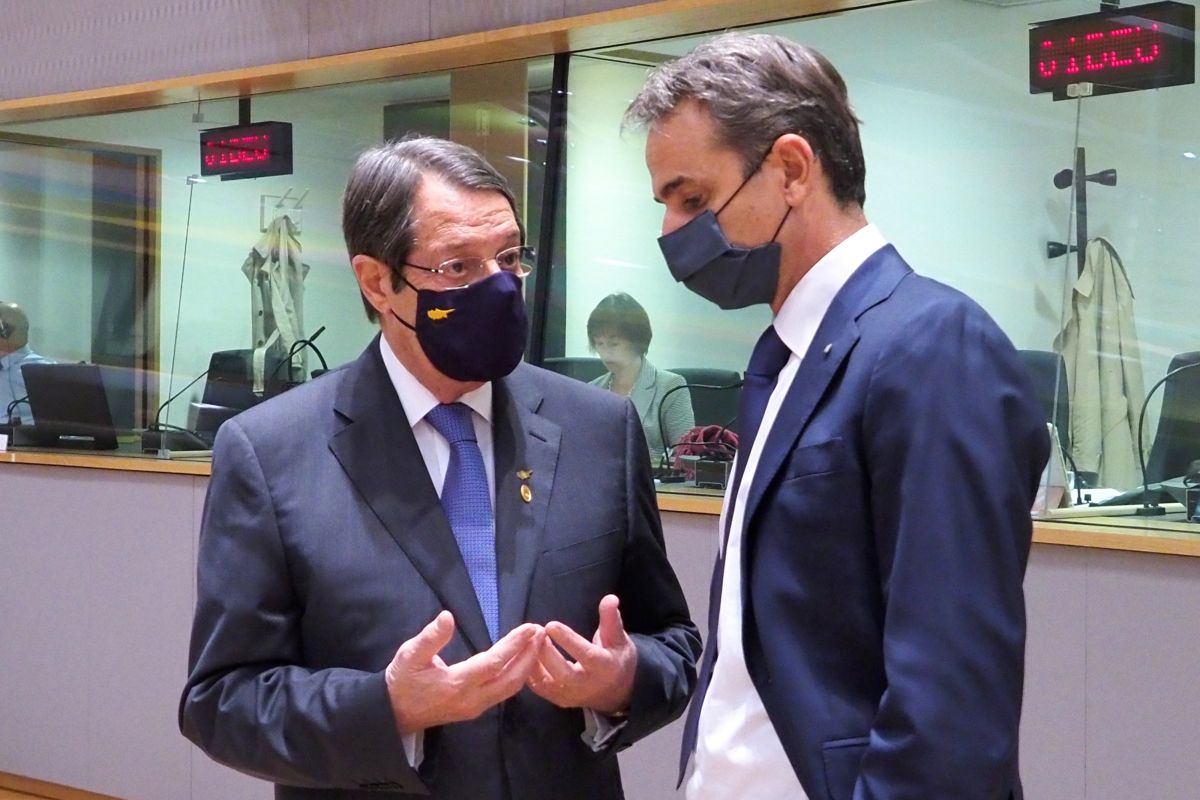 Σύνοδος Κορυφής: Έκτακτη συνάντηση Μητσοτάκη με Μακρόν, Μέρκελ Αναστασιάδη