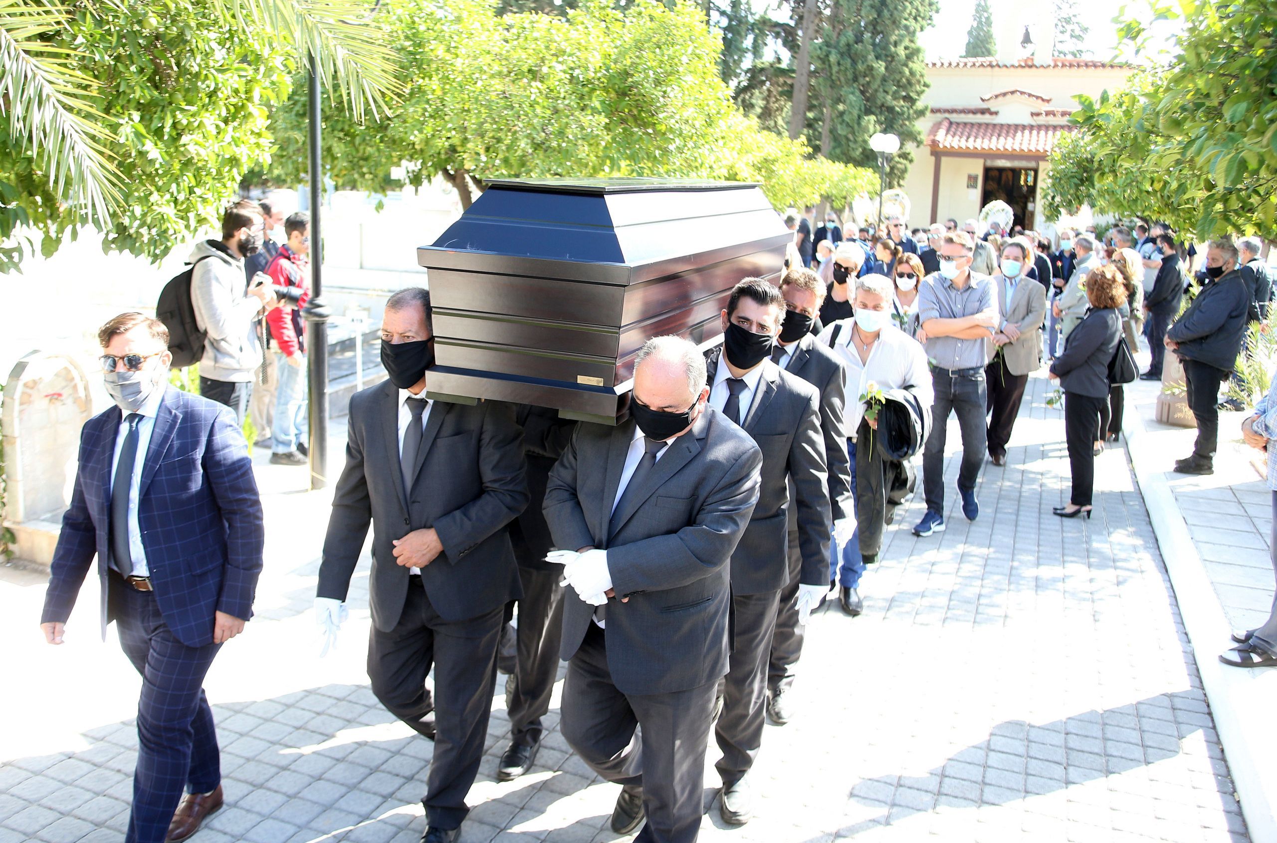 Κηδεία Κώστα Μπατή: Το τελευταίο αντίο στον σπουδαίο δημοσιογράφο και παλαίμαχο μπασκετμπολίστα