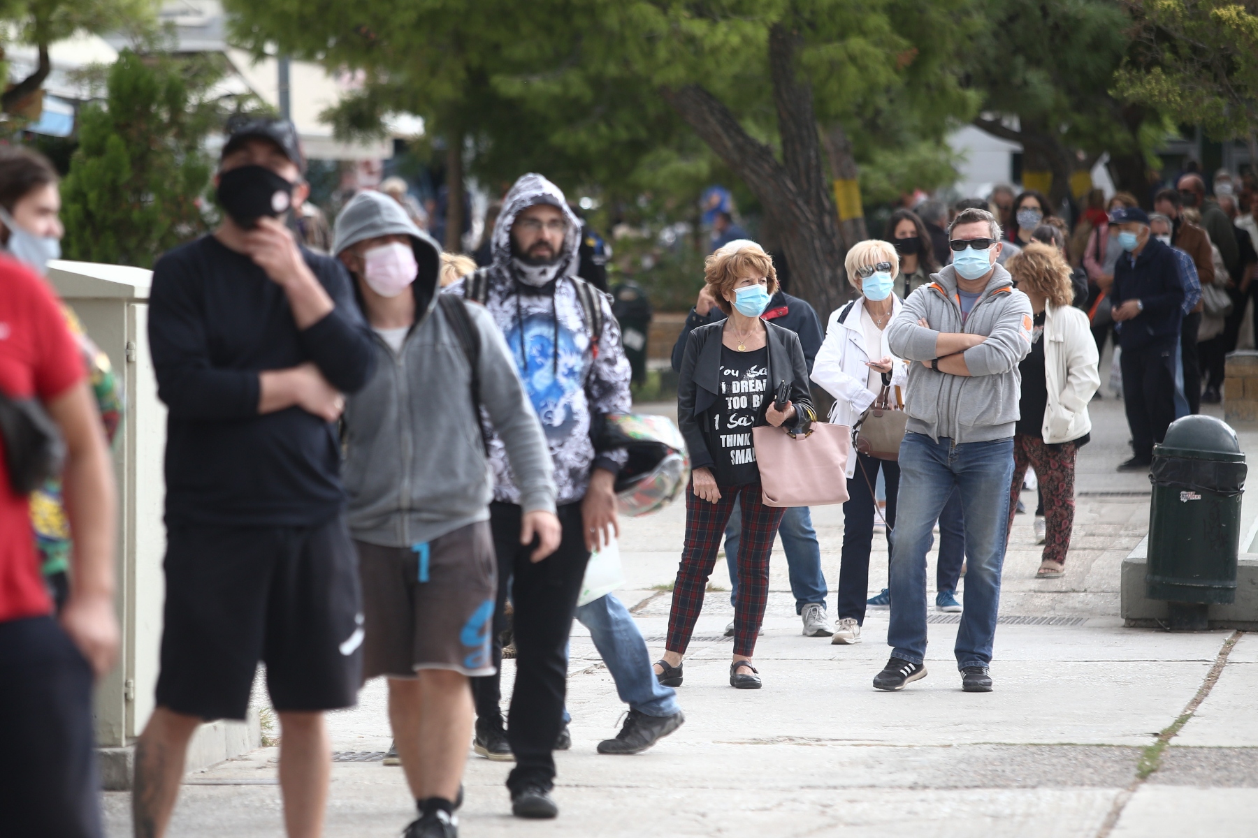 Νέα μέτρα: Πρώτη ημέρα εφαρμογής – Πώς ανταποκρίνονται οι πολίτες
